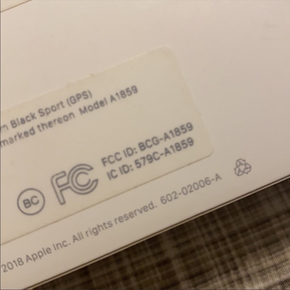 Apple Watch - Picture 2 of 4